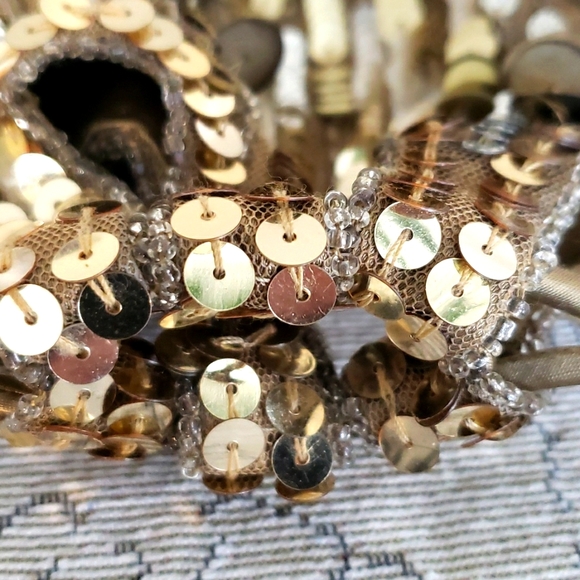 🌲Accessorize hand sequined potlis. - Picture 5 of 8